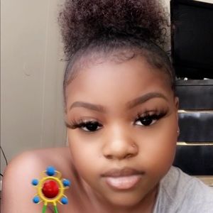 Meet your Posher, Anisa